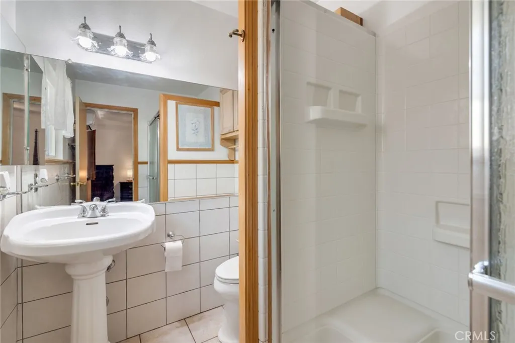 7120 Idyllwild Lane, Riverside, California 92503 home-pic-19